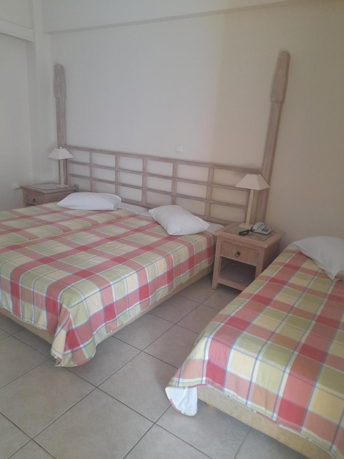 Alonissos And 4*